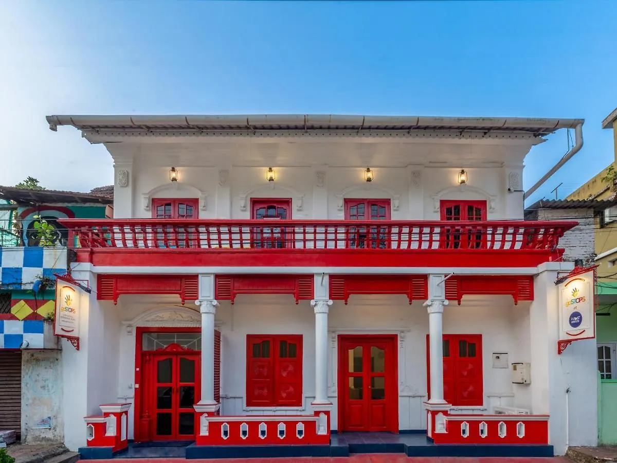 Gostops Lite Kochi Hostel